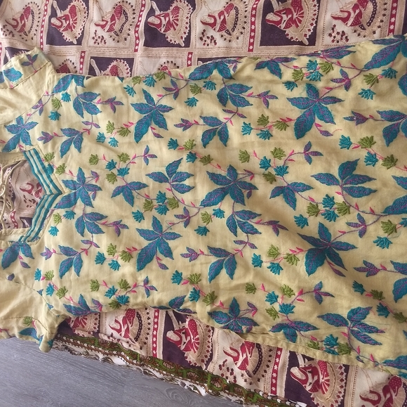 Embroidery top 2 for 15 - Picture 5 of 7